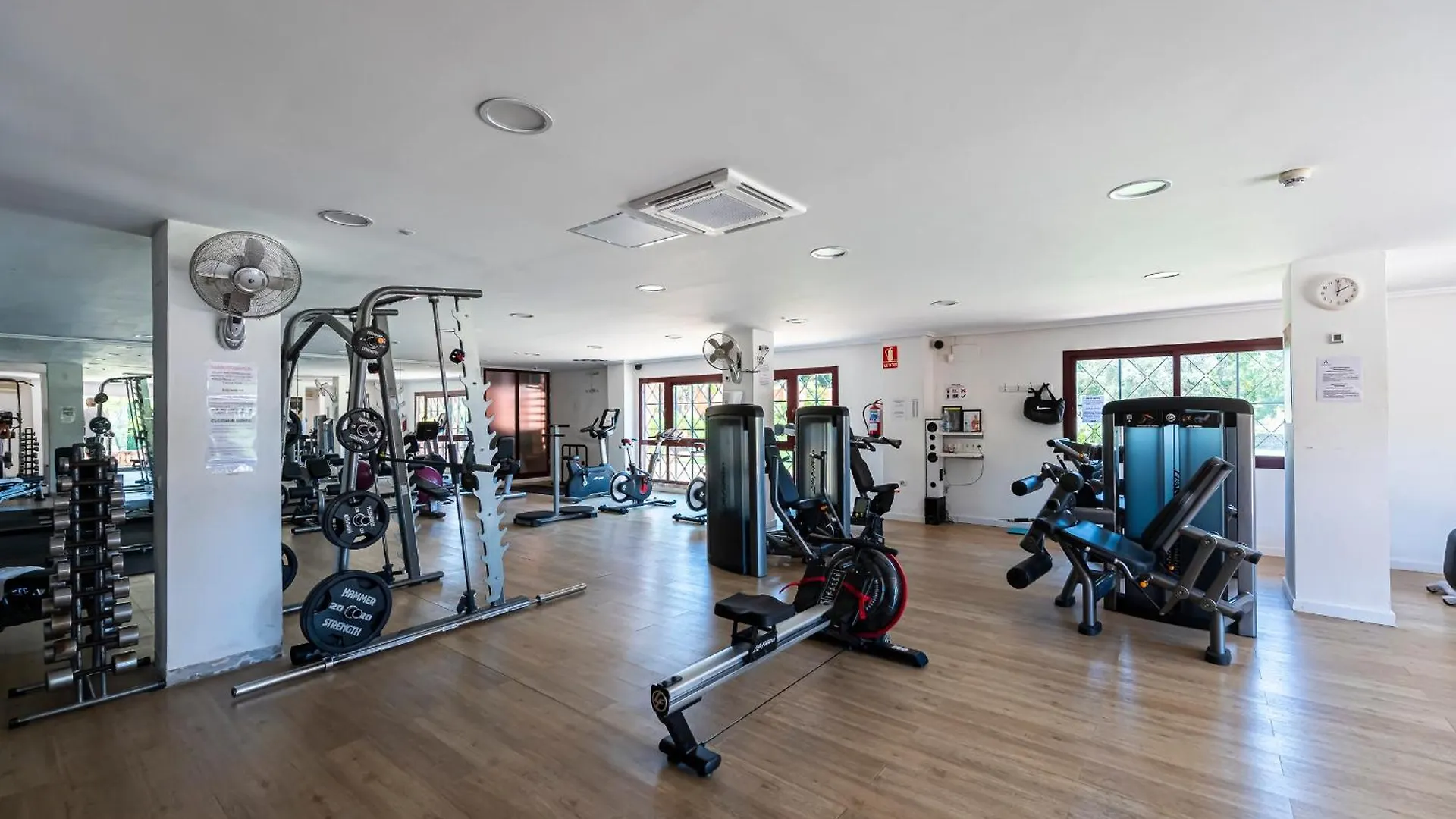 Marbella Oasis, Pool, Garden, Golf, Tennis, Padel, Gym, Sauna Ojén